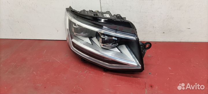 Фара передняя правая Volkswagen Transporter T6