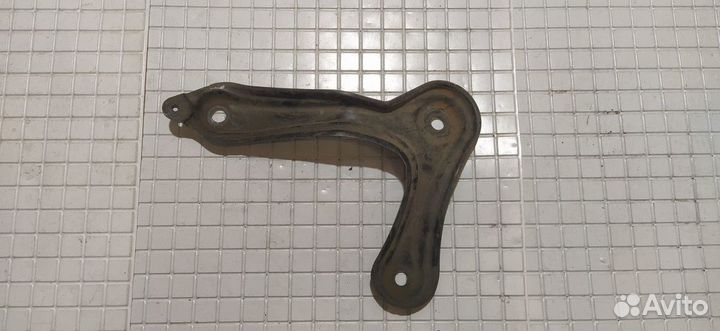 Кронштейн балки задней левый Toyota RAV4 XA30