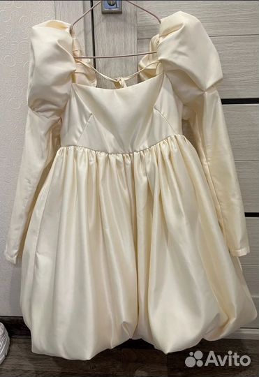 Платье с пышными рукавами свадебное вечернее