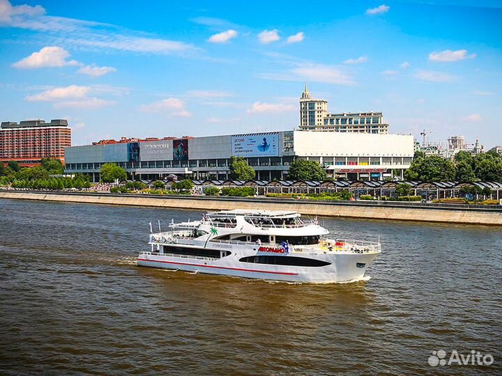 Аренда яхты Пальма Де Сочи для банкета и фуршета