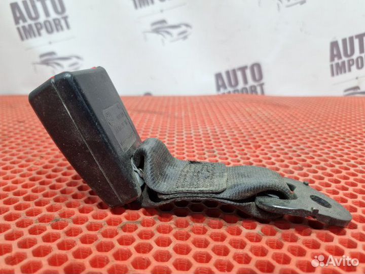 Замок ремня безопасности задний Skoda Yeti 5L cfhc