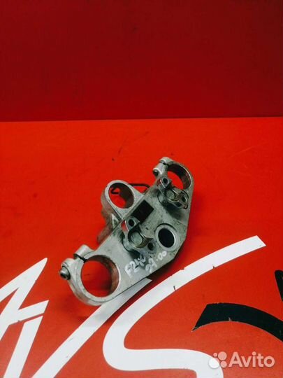 Верхняя траверса Yamaha FZ400 97-00