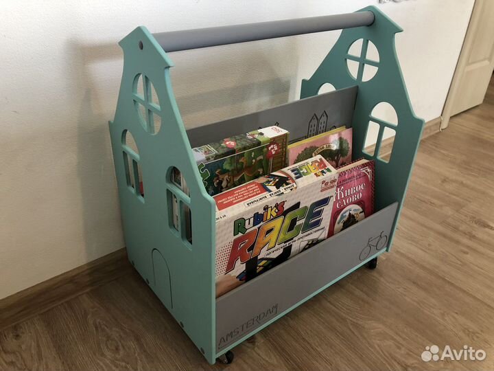 Полка для книг, игр по Монтессори. На колесах