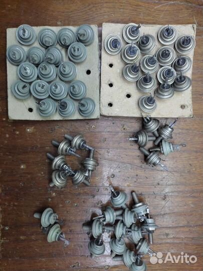 Тиристор ку202