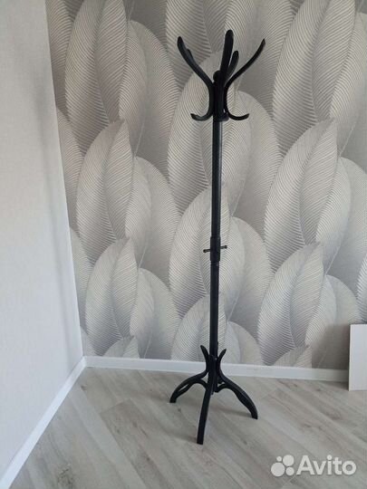 Вешалка для одежды напольная деревянная