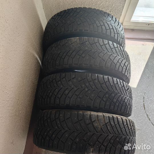 Michelin X-Ice North 4 205/55 R16