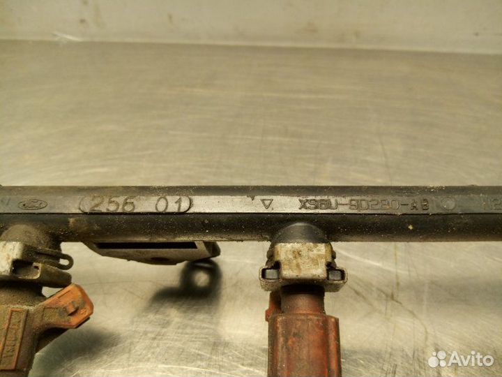 Топливная рейка Ford Mondeo 1 GBP L1F 1.6L zetec-E