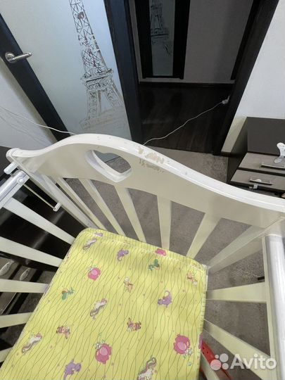 Детская кроватка с универсальным маятником