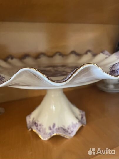 Ваза для фруктов и тортов на ножке