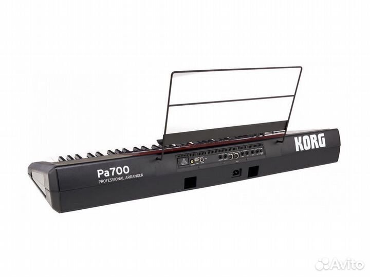 Korg PA700 синтезатор