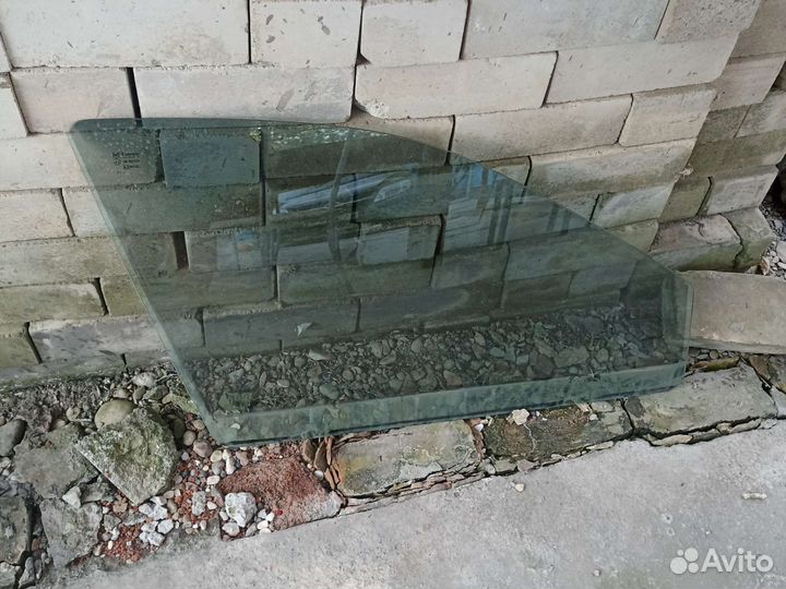 Правое стекло