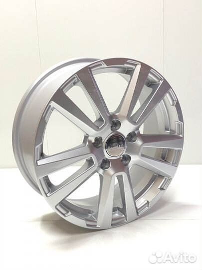 Диск литой R17 5*114.3