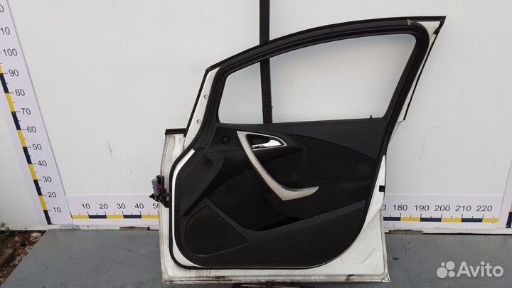Дверь передняя правая Opel Astra J (2009-2017)