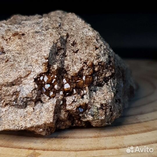 Гранат гессонит