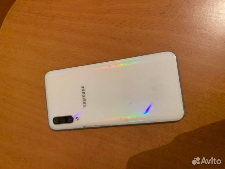 Samsung Galaxy A30, 3/64 гб