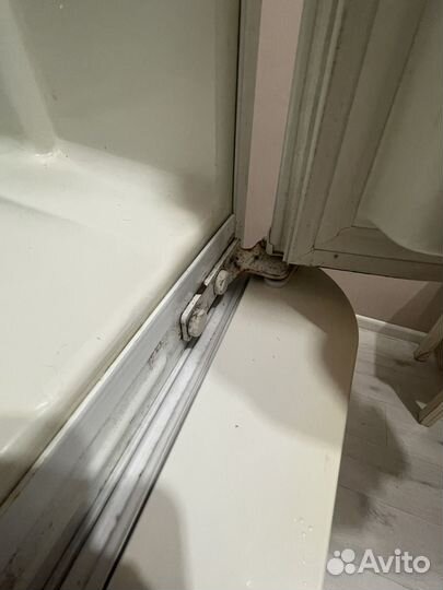 Холодильник indesit c132g.016