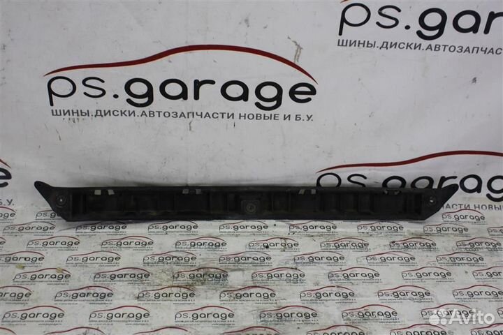 Направляющая заднего бампера Opel Astra H