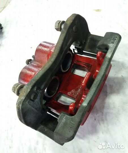 Суппорт передний левый Kia Sorento Prime