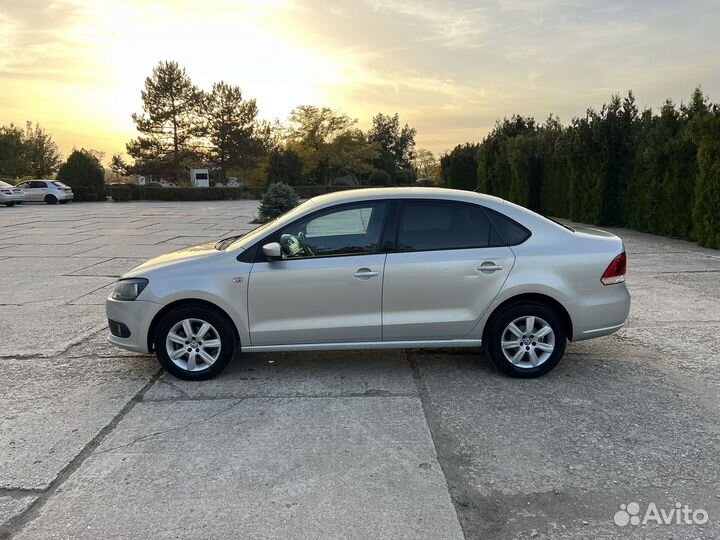 Volkswagen Polo 1.6 AT, 2012, 175 000 км