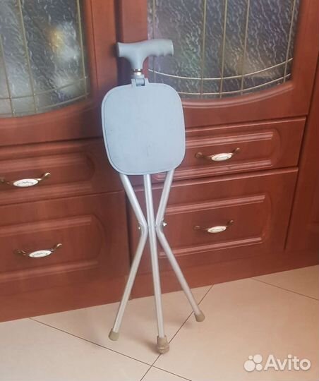 Костыль многофункциональный