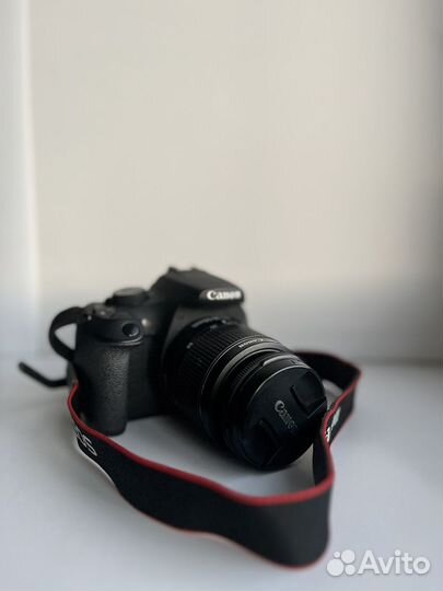 Зеркальный фотоаппарат Canon EOS 1200D