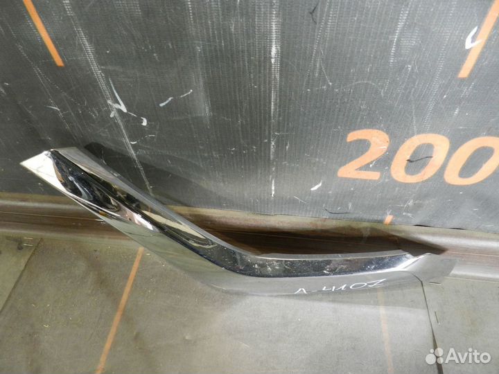 Накладка бампера переднего-Mitsubishi Pajero Sport