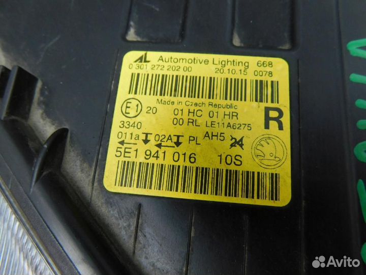 Фара правая Skoda Octavia