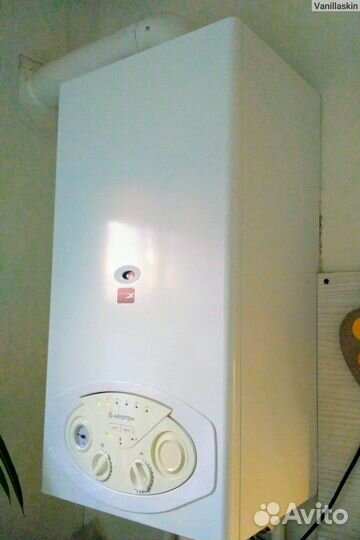 Газовый котел Ariston разобранный на запчасти