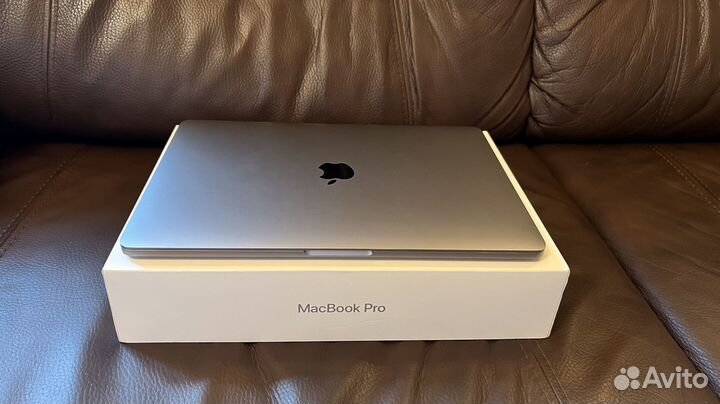 MacBook Pro 13 i5 16Гб 1Тб Touch Bar