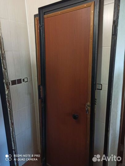 Дверь входная деревянная с коробкой