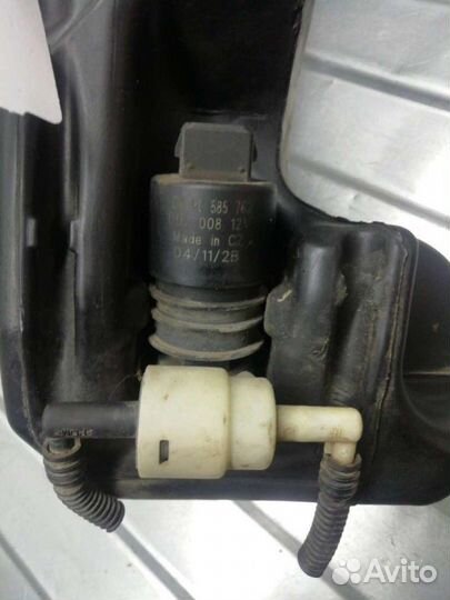 Бачок омывателя Opel Zafira B 2009