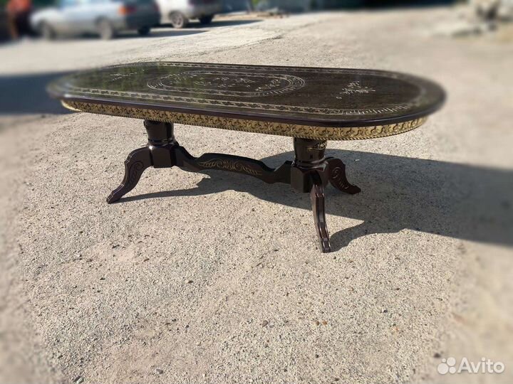 Столы и стулья