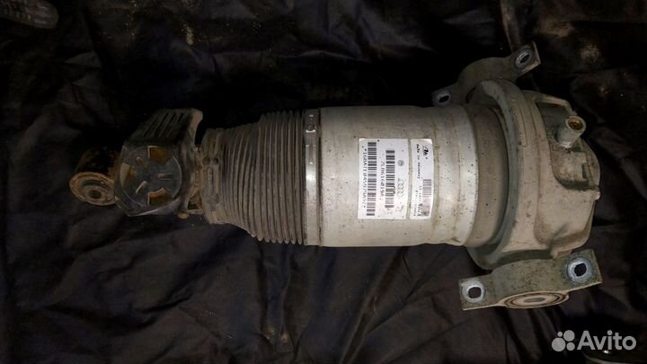 Пневмостойка амортизаторы Задние audi Q7 Ауди ку7