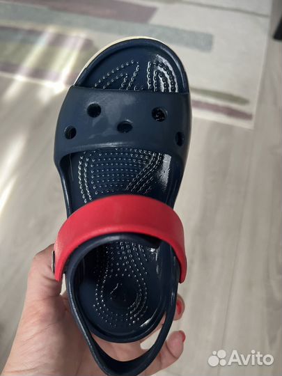 Сандали crocs c 10