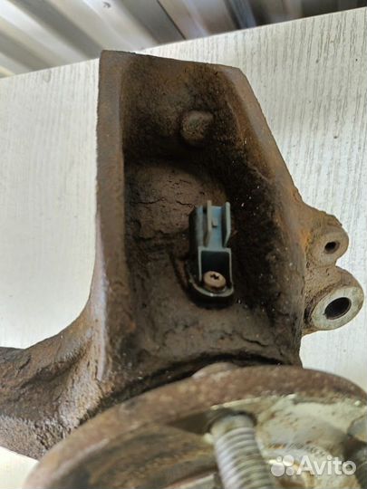 Кулак поворотный передний правый Ford Focus 2