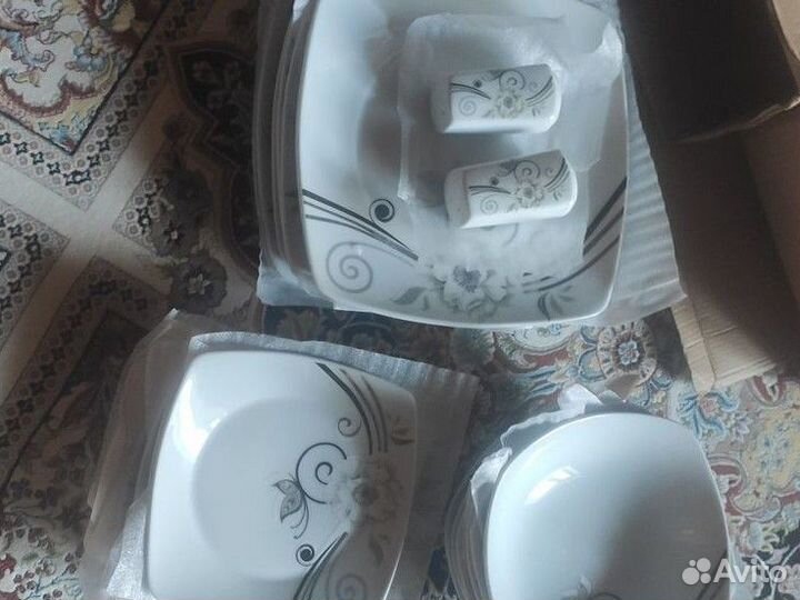 Набор тарелок