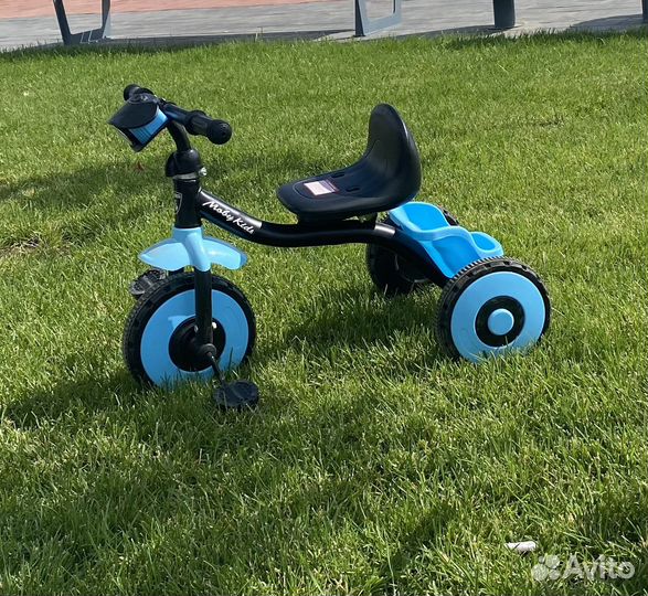 Трехколесный велосипед