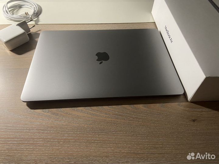 Ноутбук Apple MacBook Air 13 2020 M1 16gb 256gb