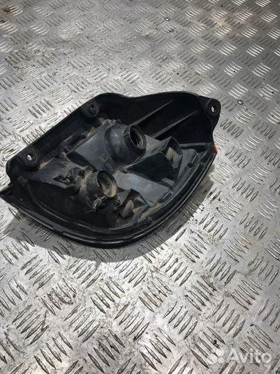 Фонарь задний левый Toyota Caldina