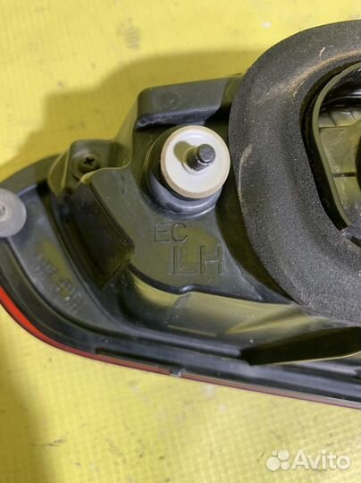 Фонарь левый в крышку багажника Киа Церато 3 (YD)