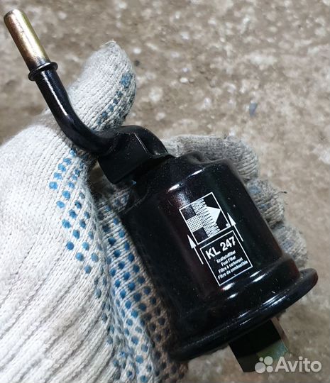 Топливный фильтр Toyota Avensis 220