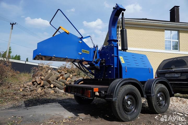 Дробилка/щепорез для дерева на прицепе