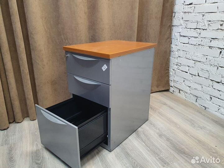 Тумба подкатная