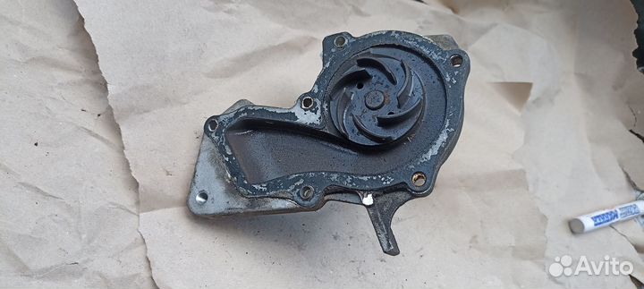 Помпа (водяной насос) двс 1,6 Форд Фокус 2 С-Макс