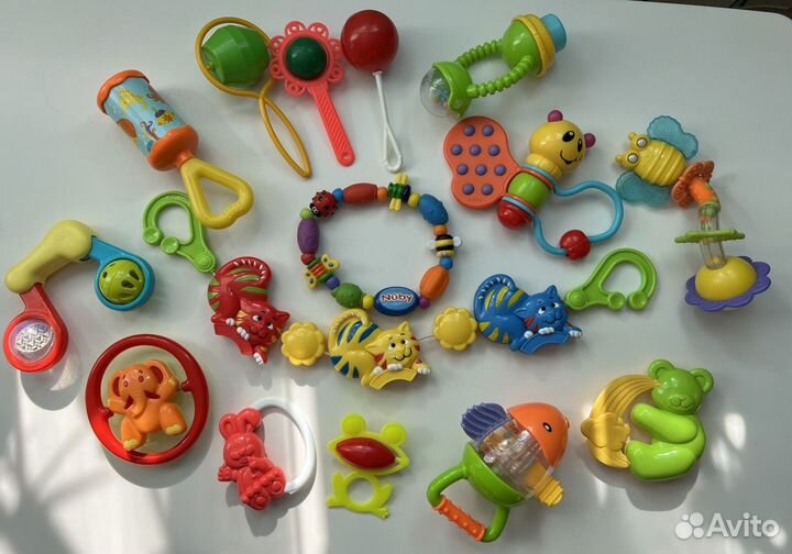 Фирменные игрушки для малыша 0-12 мес., пакетом