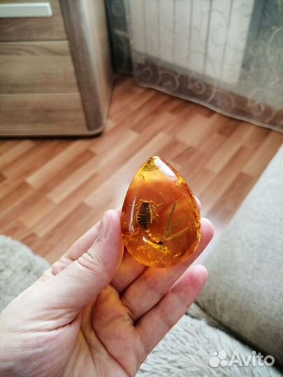 Кулоны под янтарь