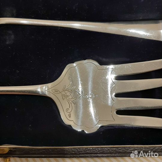 Антикварные наборы столовых приборов