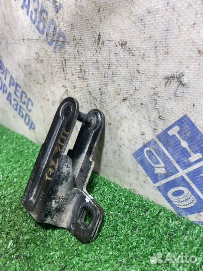 Ответная часть замка двери задняя правая Bmw X5