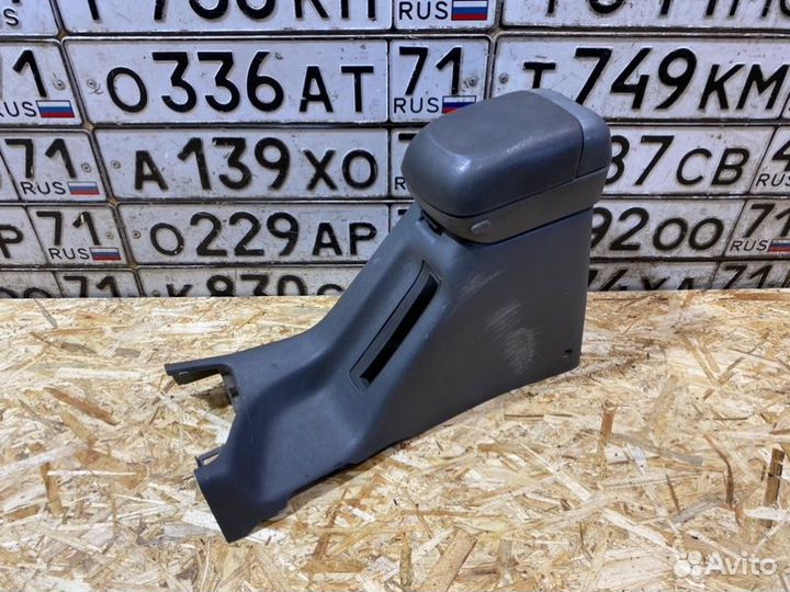 Подлокотник Kia Sportage 2.0 2001