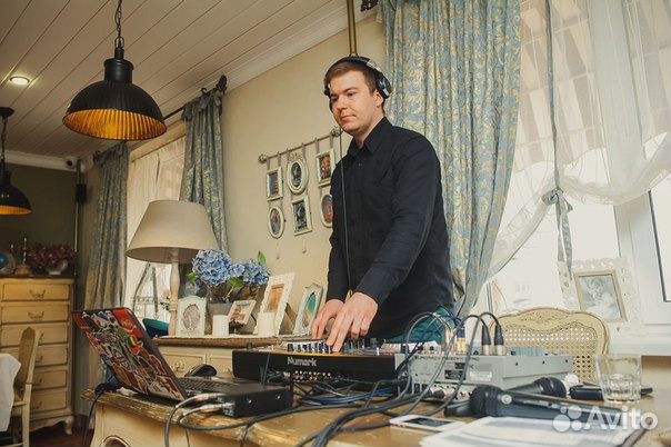 Диджей, ведущий, караоке, аренда звука, проектора